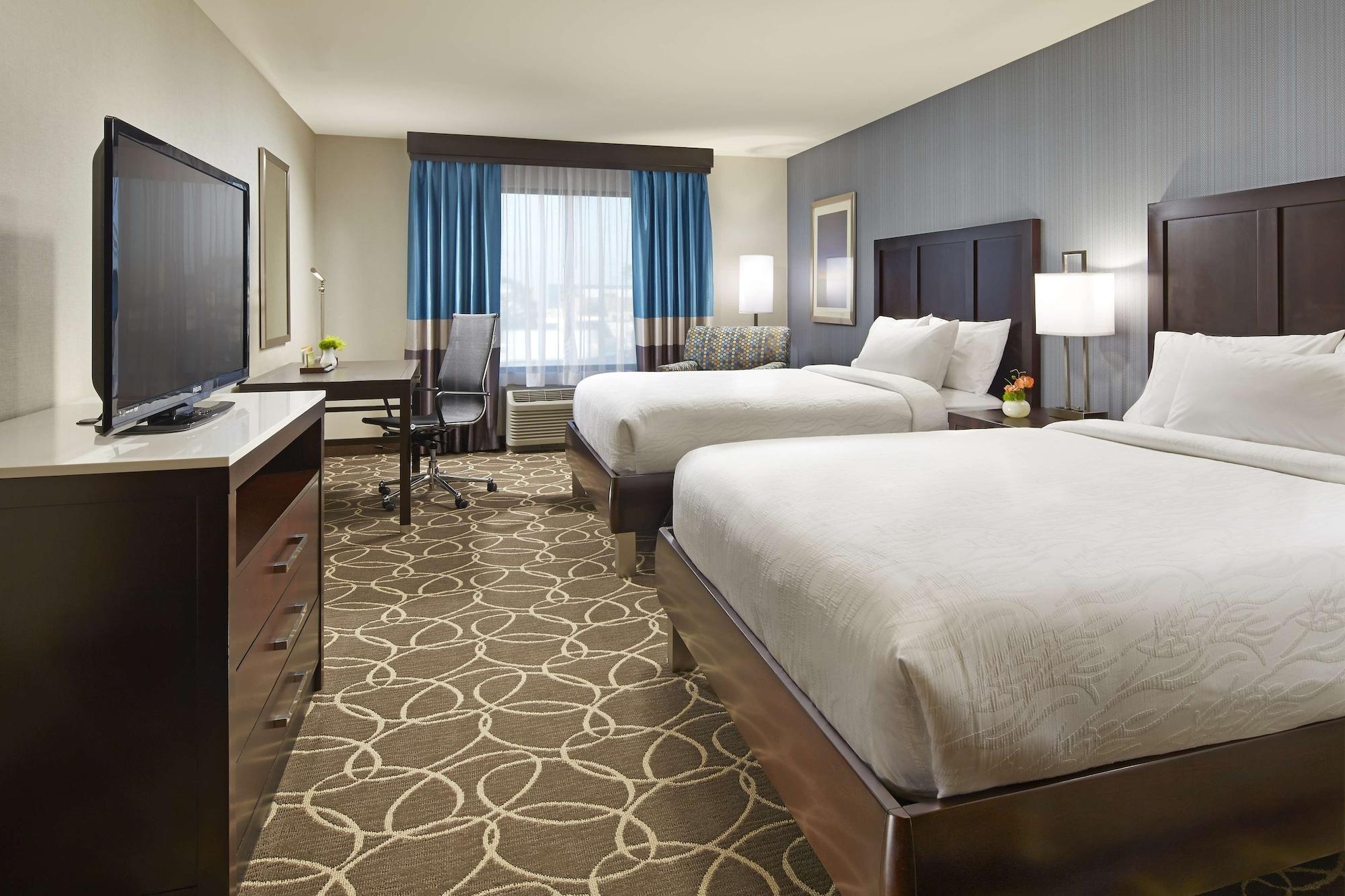 Hilton Garden Angeles/redondo 3*